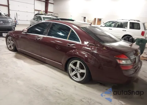 2007 Mercedes-Benz S 550 z USA, uszkodzony, nr VIN WDDNG71X67A010130